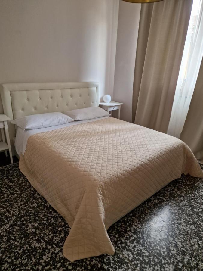 Bed and Breakfast Le Logge Pisa Esterno foto